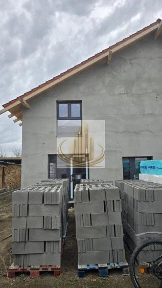 Duplex cu 4 camere cu Canalizare în Sânandrei