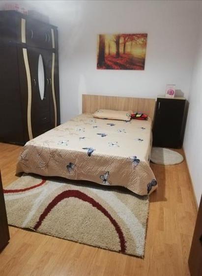 Apartament cu 3 camere semidecomandat, mobilat în Gării