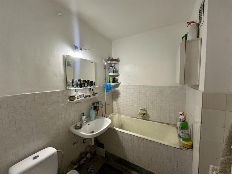 Apartament cu 3 camere decomandat în Tătărași