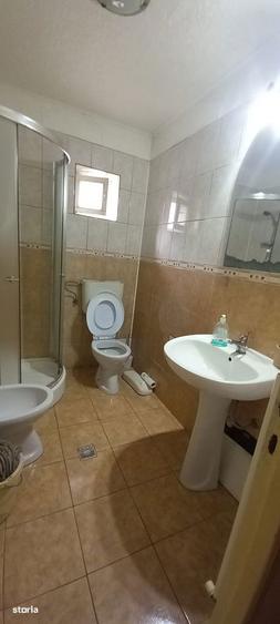 Chirie apartament 4 camere, pretabil pentru muncitori, str. Torentului - 8