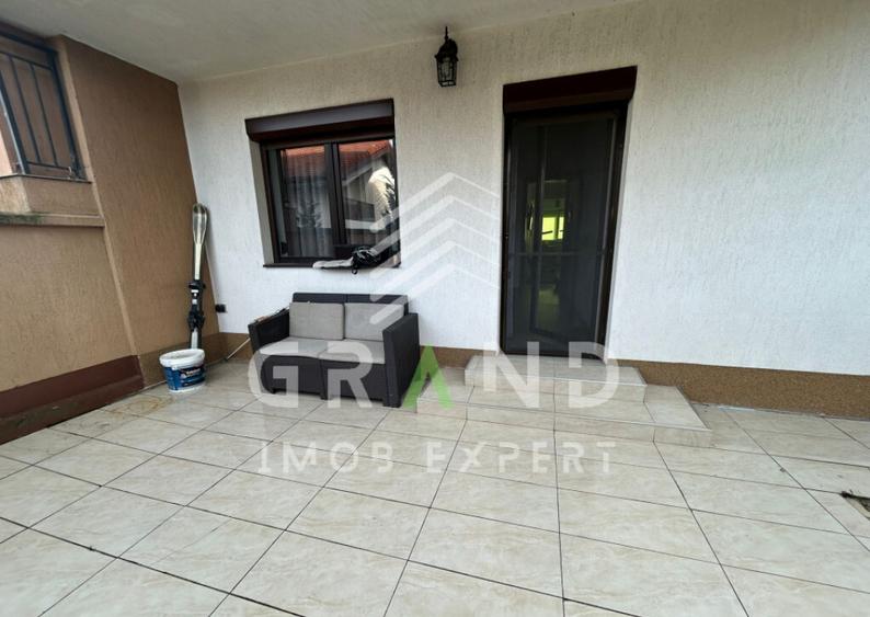 Apartament cu terasaStr. Campului,Mana?tur 4 camere - 24