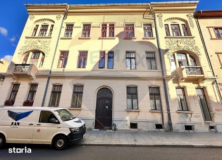Apartament cu 4 camere, mobilat în Central