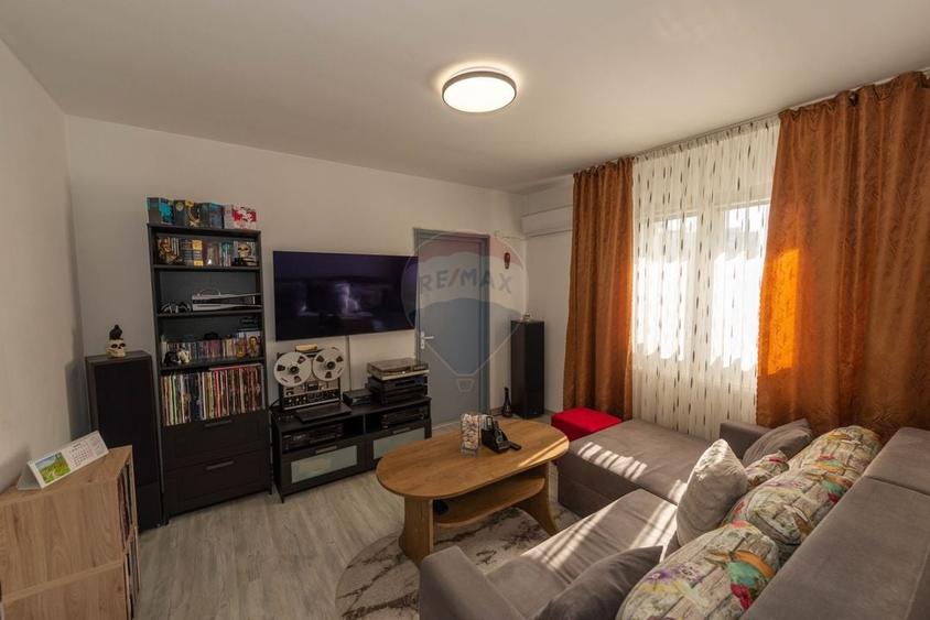 Apartament semidecomandat cu 2 camere de vanzare str Becatei Salajan - 1