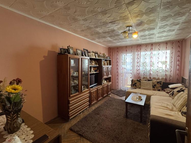 2 cam, 51 mp, etaj 7, fara imbunatatiri, str. Cornisei - 9