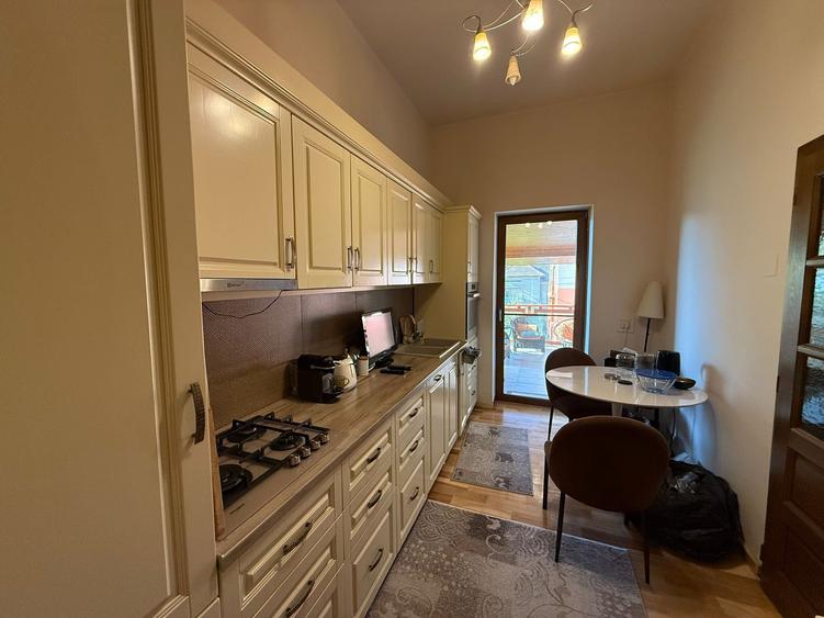 Apartament 4 camere,decomandat,etaj 1,zona Inspectoratul Scolar - 16