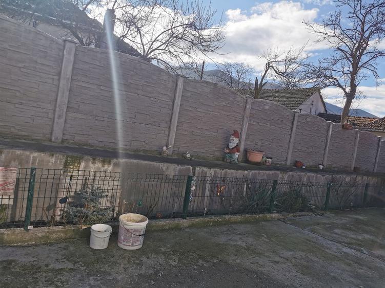 Proprietar vând casă cu etaj - 1