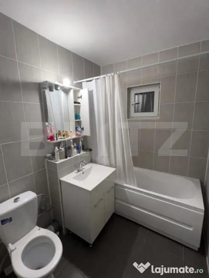 Apartament cu 2 camere semidecomandat în Sărari