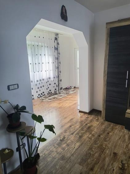 Casa renovata in Preluci la 12 Km de Comanesti , fantana si centrala proprie - 5