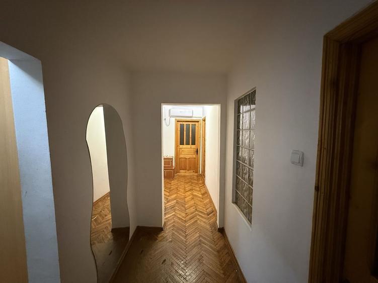 Apartament cu trei camere de vanzare sau chirie si loc de parcare - 6