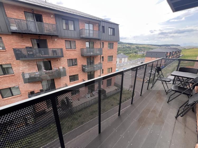 Apartament cu 3 camere semidecomandat, mobilat în Chinteni
