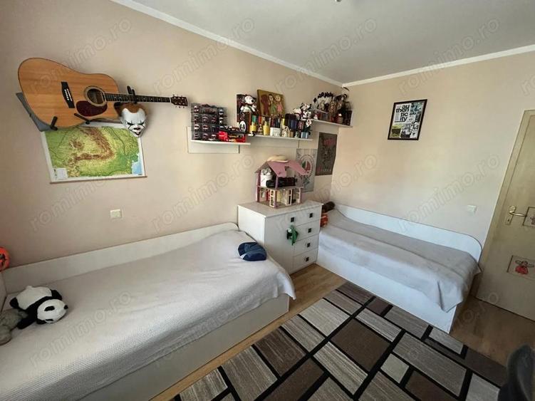 Apartament 3 camere, etaj 1 - zona Cetate - 9