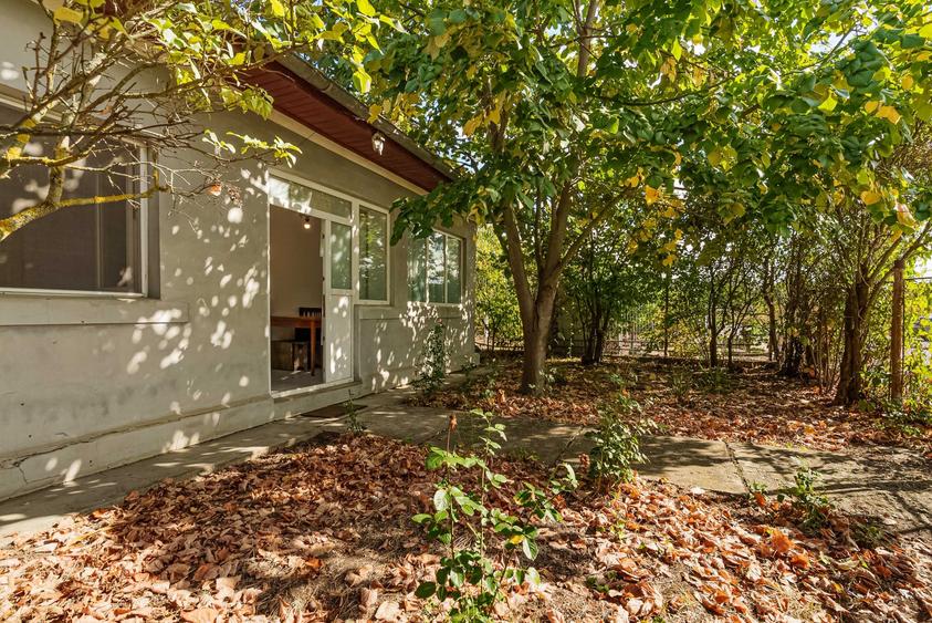 Otopeni - Teren 863MP, dubla deschidere Casa renovabila 56MP - 2