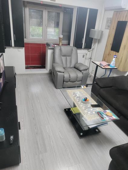 Vand apartament 2 camere decomandate sectorul 2 - 2