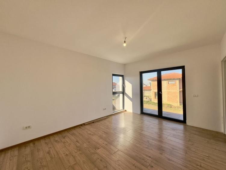 Duplex despartit prin camera Tehnica, Mosnita Noua-Valery - 8