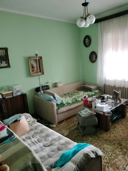 Apartament cu 4 camere la etajul 1/3 in bloc construit in asociatie,220.000 € - 4