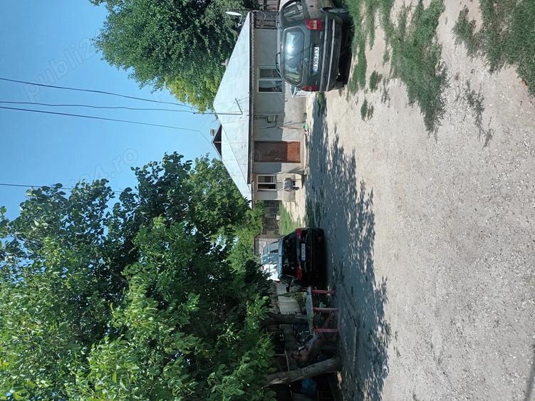 Vind casa in giule?t sct 1 casa are 5 camere baie bucatarie zona lini?tita ?i curat - 3