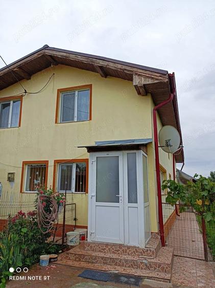 Casă cu 5 camere în Corbii Mari