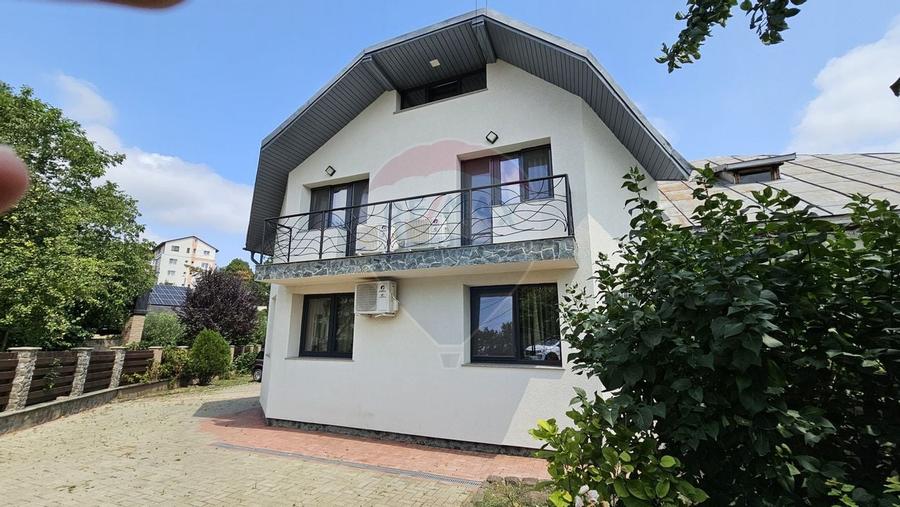 Casă / Vilă cu 7 camere si teren 1000 mp în zona Centrala-Suceava - 4