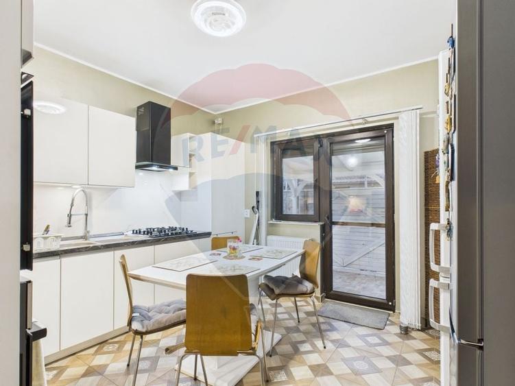 Casă / Vilă cu 5 camere de vânzare în zona Central - 15