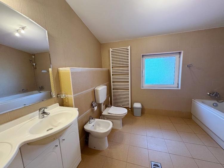 Casa cu curte si garaj dublu// Pipera// semimobilata - 16