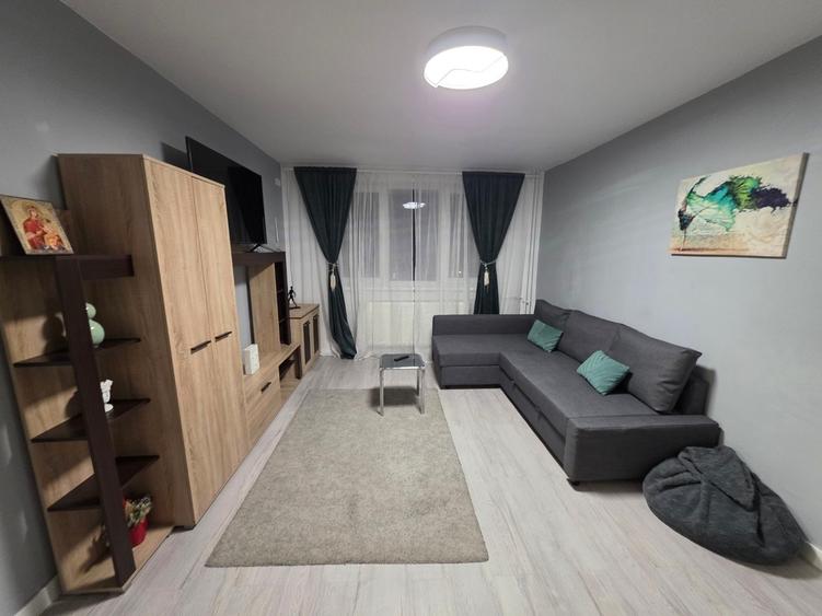 Jean Steriadi, 15 minute metrou 1 Decembrie 1918, pe Fetesti, bloc 4 etaje - 2