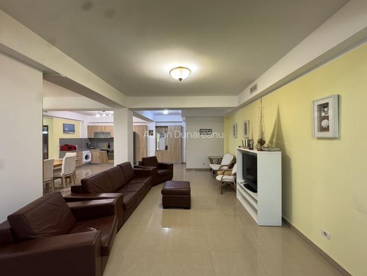 Apartament cu 3 camere , 3 bai si 2 locuri de parcare