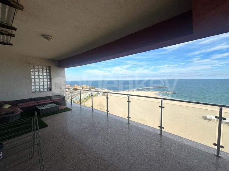 Apartament cu vedere spectaculoasa catre mare - 11