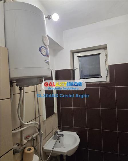 Vindem garsoniera in zona Razboieni-biserica , etaj 2, decom - 5