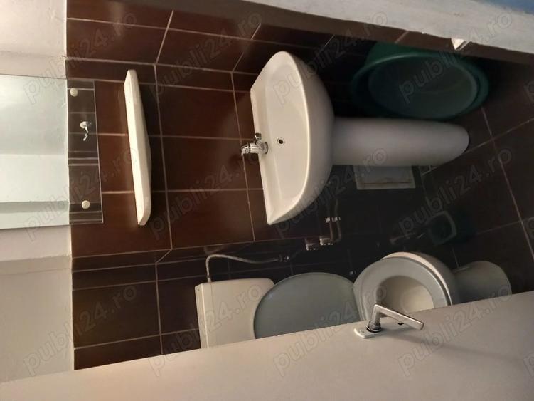 Vand in ora?ul Bumbe?ti Jiu apartament cu 3 camere, decomandat, etaj 2. - 2