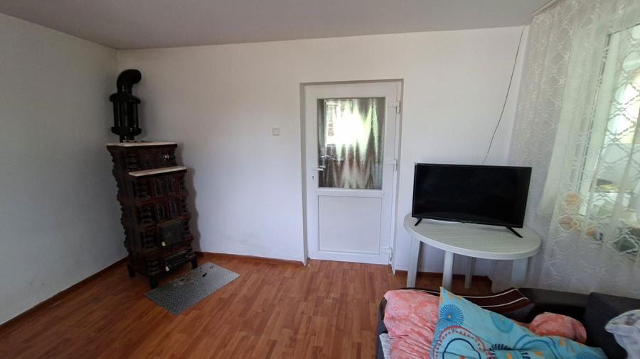 Vand casa la tara - 5