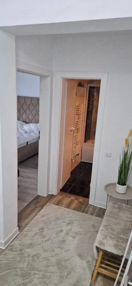 Inchiriez apartament 38 mp+loc de parcare - 2