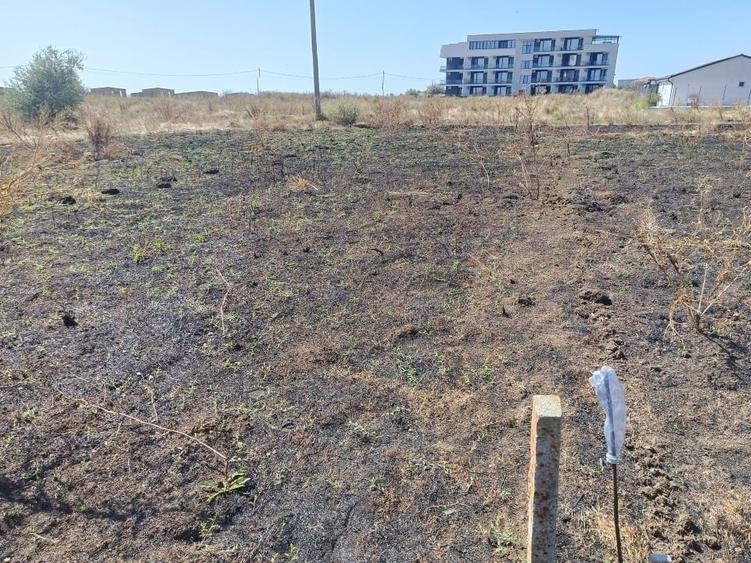 Vând teren intravilan 1050mq,pe colț, al treilea rand la mare, zona Epava - 9