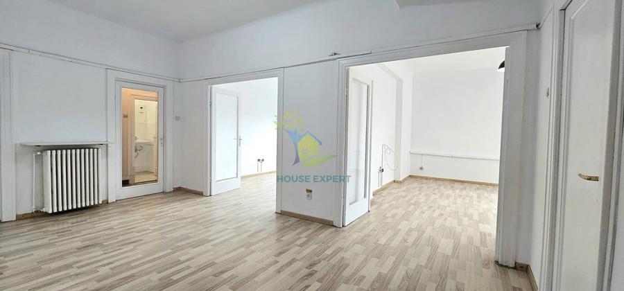 Apartament cu 4 camere semidecomandat în Foișorul de Foc