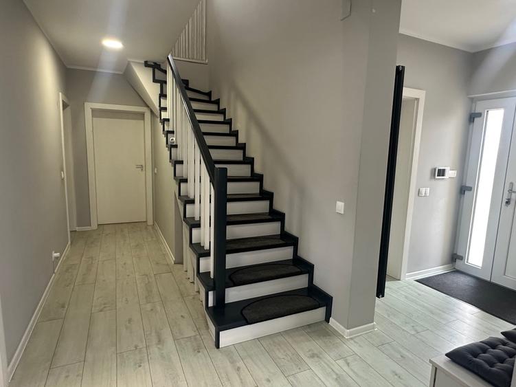 Casa individuala 5 camere - 2 bai - 922 mp teren - garaj - Selimbar - 12