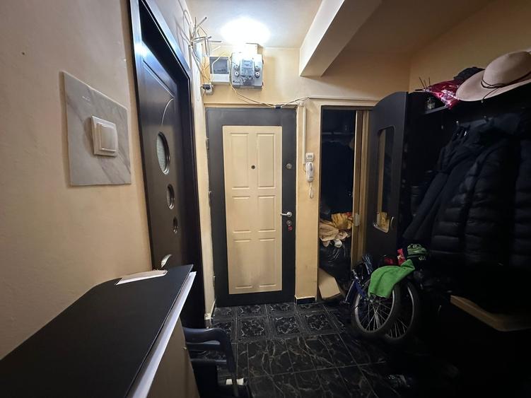 Eroii Revolutiei Metrou 2 camere de vanzare bloc anvelopat - 11