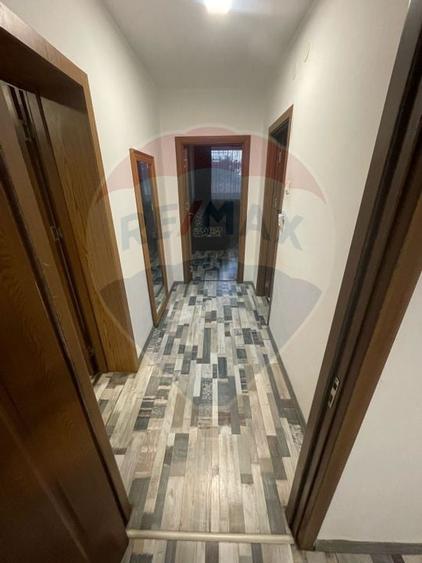 Apartament cu 3 camere de vanzare in zona Rovine - 3