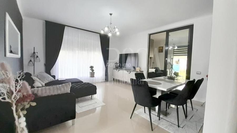 Casa 3 camere de vanzare in Sanmartin Casa 3 camere de vanzare in Sanmartin