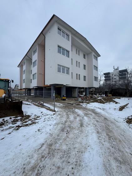 Garsoniera gata de mutat - Metrou D.Leonida - - 8