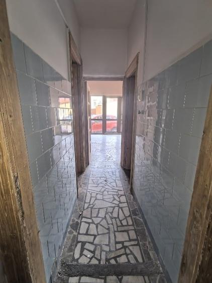 Casă situată Ultracentral având destinația de spatiu comercial cu 3 accese - 7