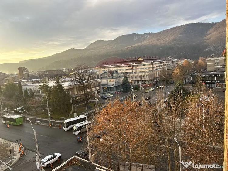 Apartament cu 3 camere de vanzare in zona Central - 1