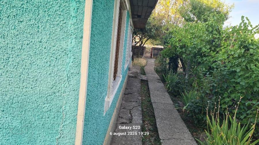 Casa de vanzare!!!Terenul aferent casei 5000mp - 7