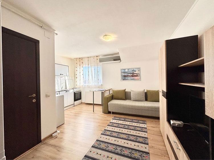 Garsoniera langa Mall liber din 15 aprilie. - 1