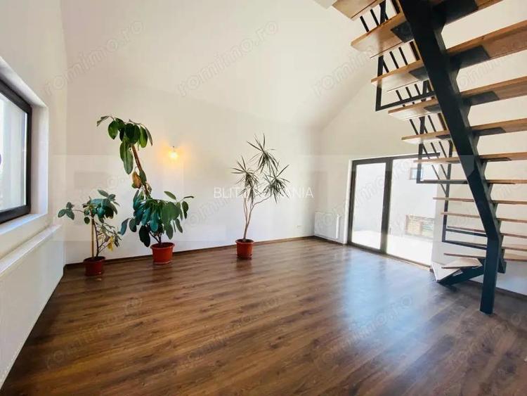 Casa individuala, 145 mp, teren 300 mp, 4 camere, garaj, zona Auchan