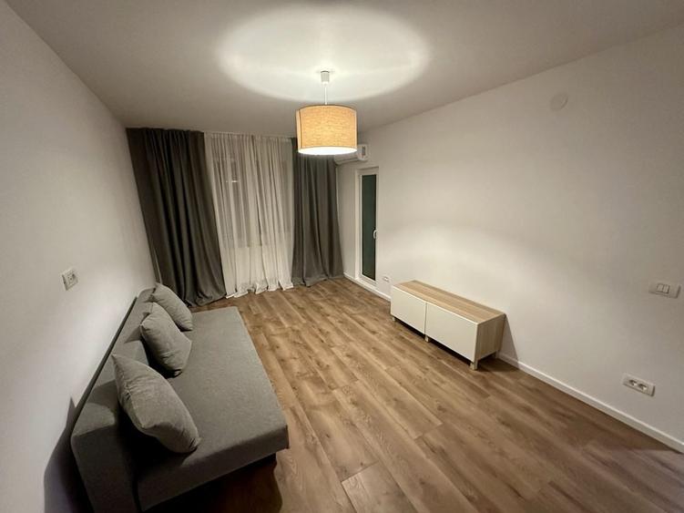 Apartament cu 3 camere decomandat în Muncii