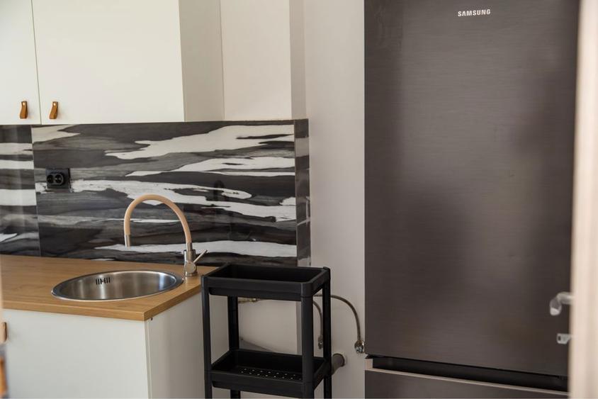 Garsoniera moderna -prima inchiriere langa Luxury Motors - 3