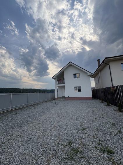 Casa individuala semifinisata in Gilau , zona centrala. Pret 165000 - 4