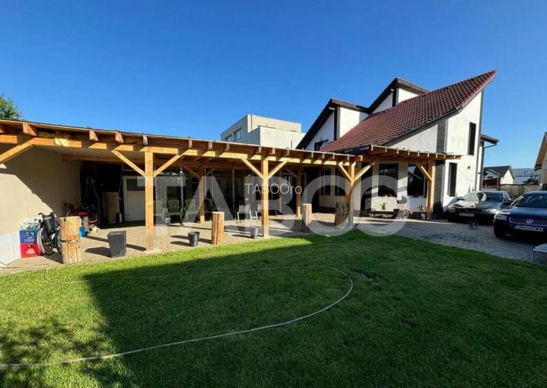 Casa individuala 4 camere cu teren generos si terasa inchisa