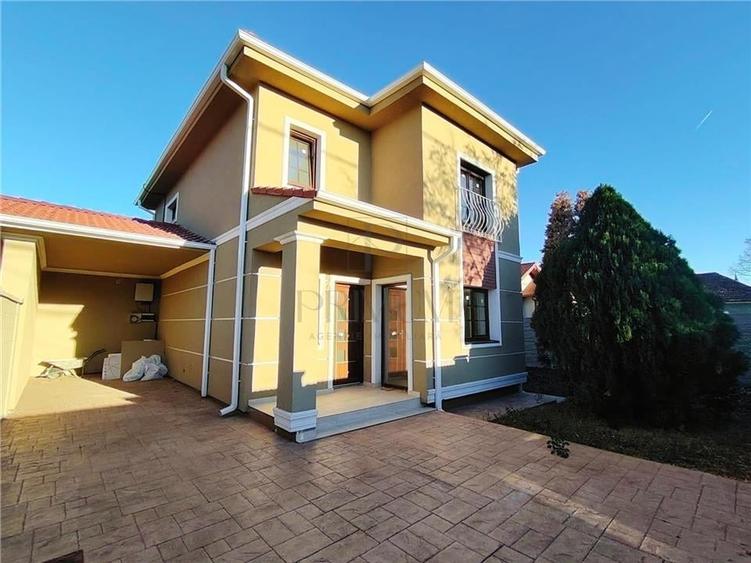 Duplex despartit prin garaj - zona excelenta - toate utilitatile - asfalt - pano - 3