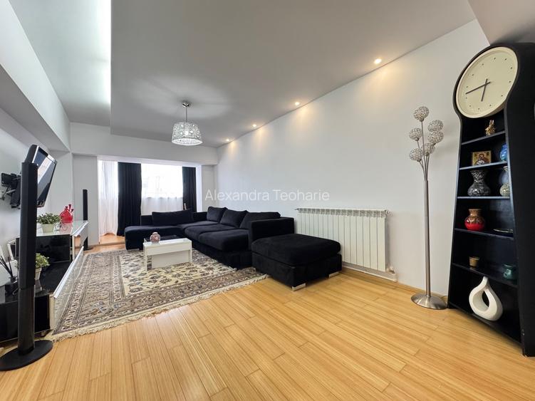 Apartament circular cu 4 camere, Trocadero
