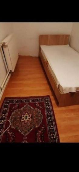 Inchiriez cam la curte - 1